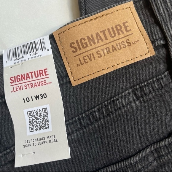 Levi Strauss Womens Size 10 Heritage High rise Kick Boot Black denim jeans NWT - Picture 2 of 9